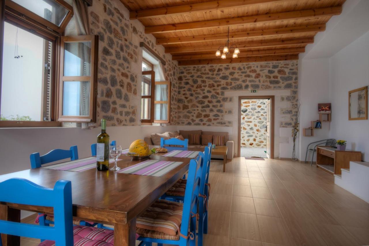 Stone Villa II in Petres Petres  Esterno foto