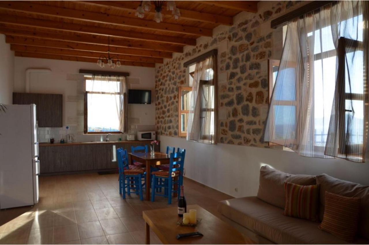 Stone Villa II in Petres Petres  Esterno foto