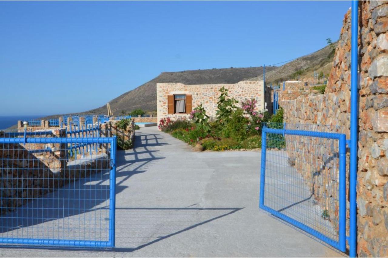 Stone Villa II in Petres Petres  Esterno foto