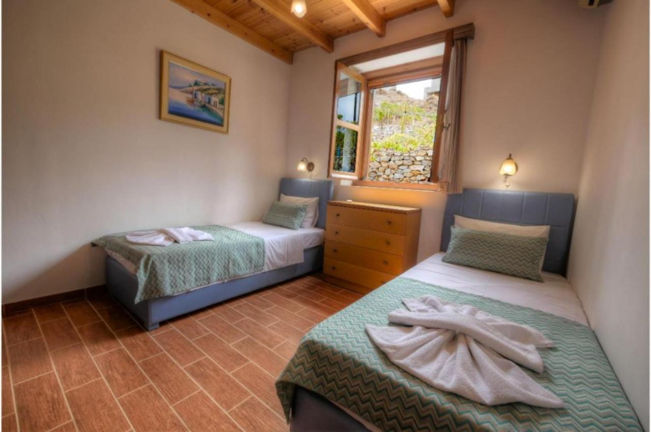 Stone Villa II in Petres Petres  Esterno foto